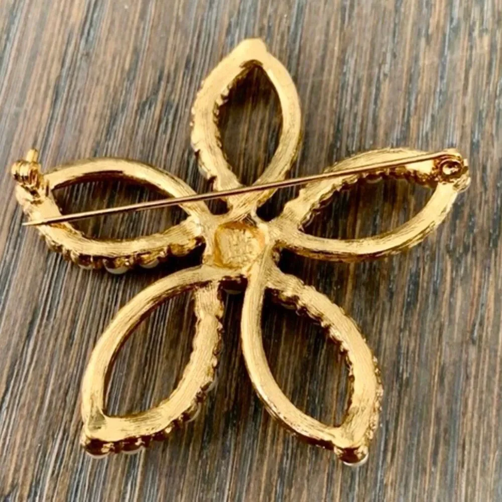Large Bro Brooch Faux Pearl Flower Lapel Pin Vintage Style Gold Tone